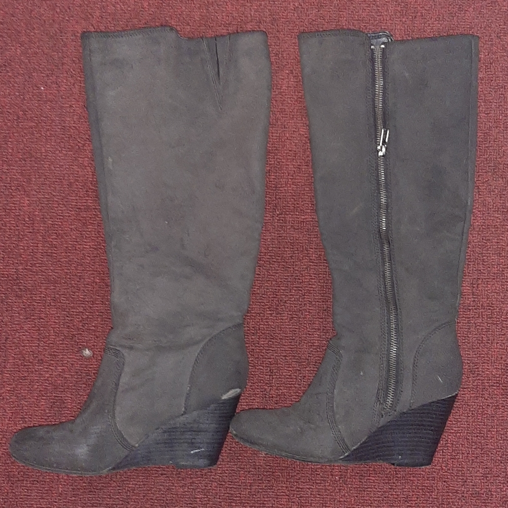 FERGALICIOUS HIGH CUT BOOTS